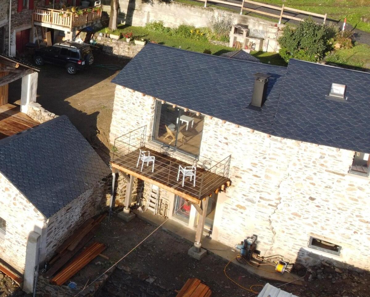 La Petite Bergerie En Pierre Surplombant Le Lac Real Exteriör bild