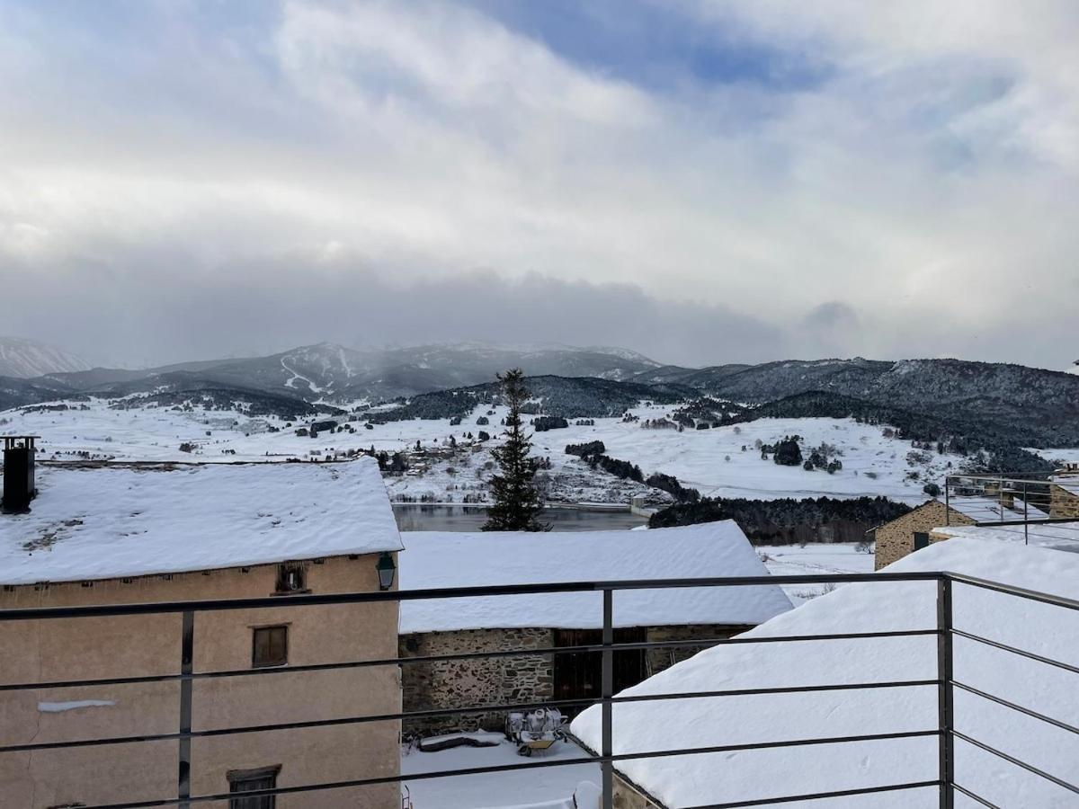 La Petite Bergerie En Pierre Surplombant Le Lac Real Exteriör bild